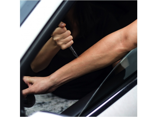 Długopis z latarką Fenix T6 czarny - Zdjęcie