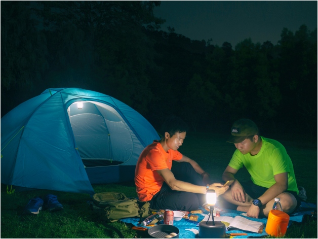 Fenix CL26R camping lamp black - Photo