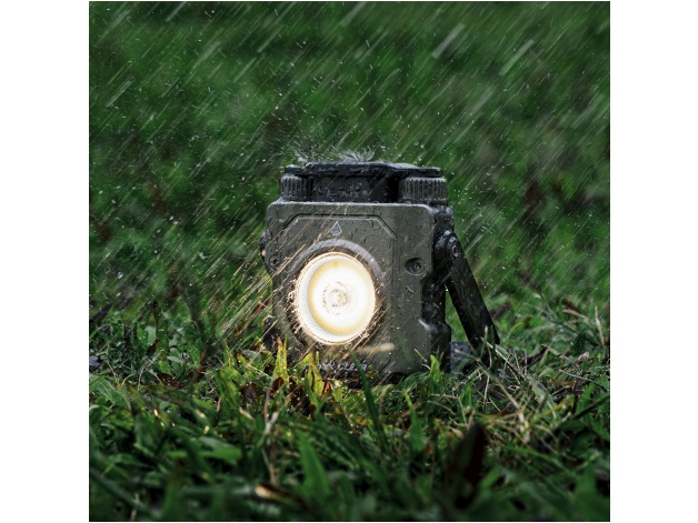 Fenix CL27R green camping flashlight - Photo