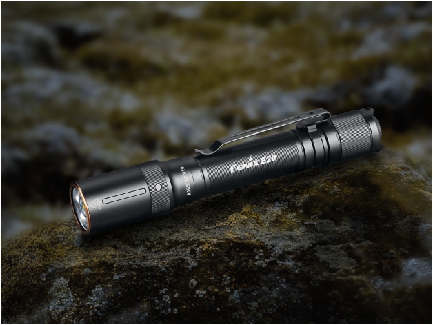 Fenix E20 V2.0 LED flashlight - Photo