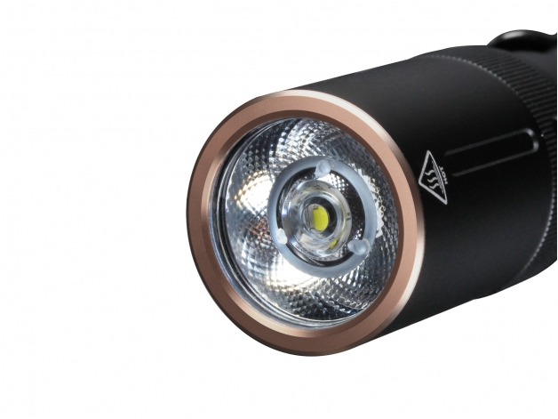 Fenix E20 V2.0 LED flashlight - Photo