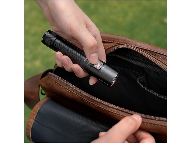 Fenix E28R V2.0 LED flashlight - Photo