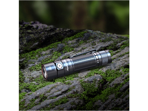 Fenix E35R LED flashlight - Photo