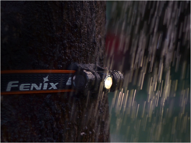 Fenix HM23 LED flashlight - headlamp - Photo