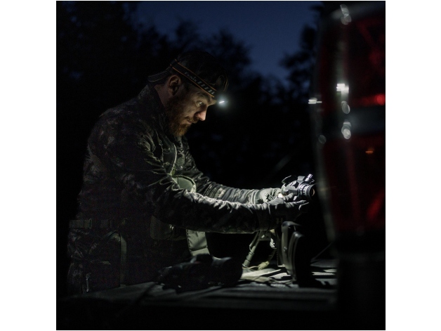Fenix HM61R V2.0 LED flashlight - headlamp - Photo