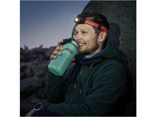 Fenix HM62-T LED flashlight - magma headlamp - Photo