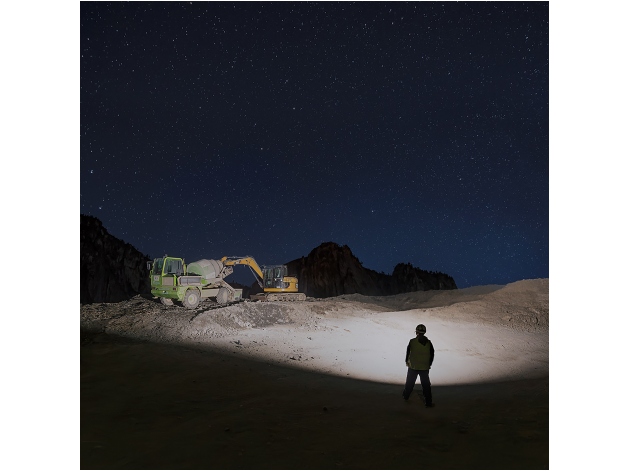 Fenix HM75R LED flashlight - headlamp - Photo