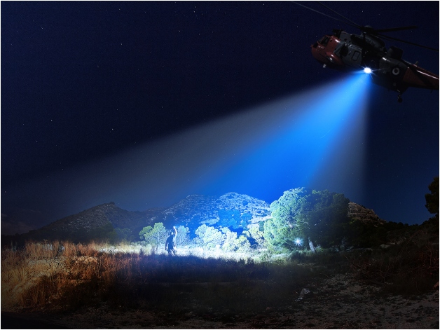 Fenix LR35R LED flashlight - Photo