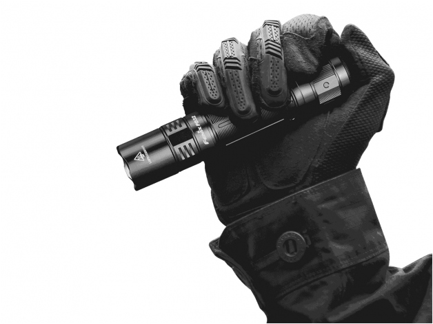 Fenix PD32 V2.0 LED flashlight - Photo