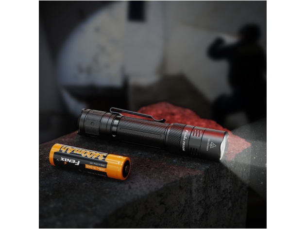 Fenix PD32R LED flashlight - Photo