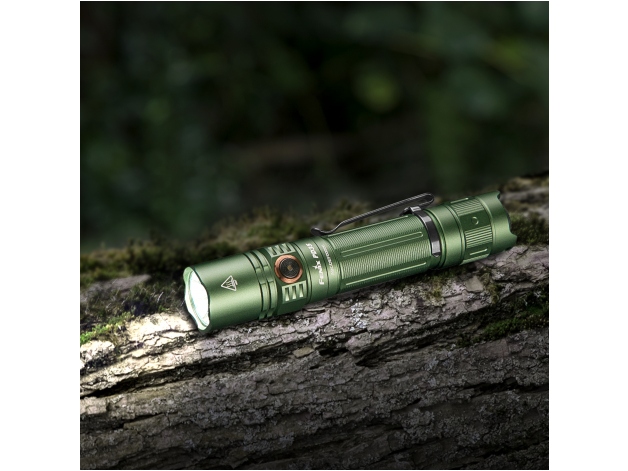 Fenix PD35 V3.0 green LED flashlight - Photo