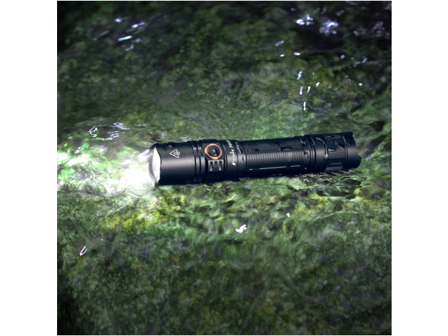 Fenix PD35 V3.0 LED flashlight - Photo