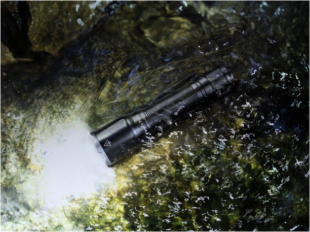 Fenix TK16 V2.0 LED flashlight - Photo