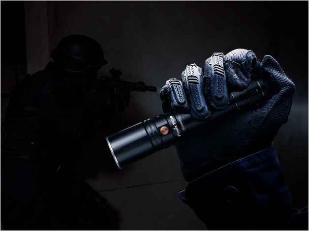 Fenix TK30 laser flashlight - Photo