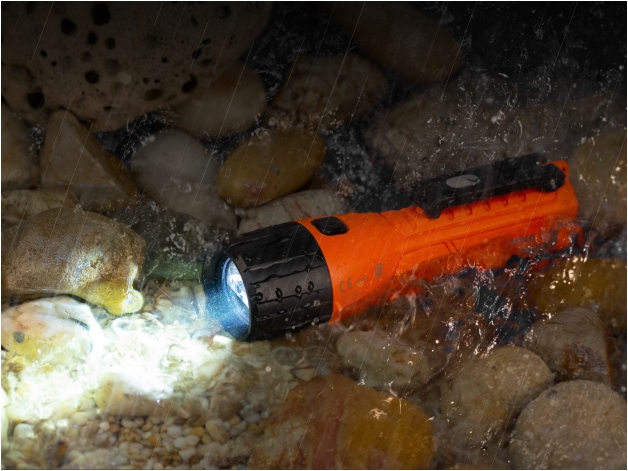 Fenix WF11E LED flashlight - Photo