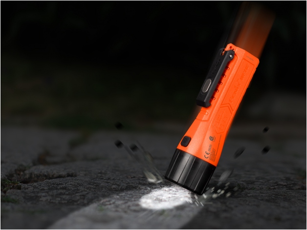 Fenix WF11E LED flashlight - Photo