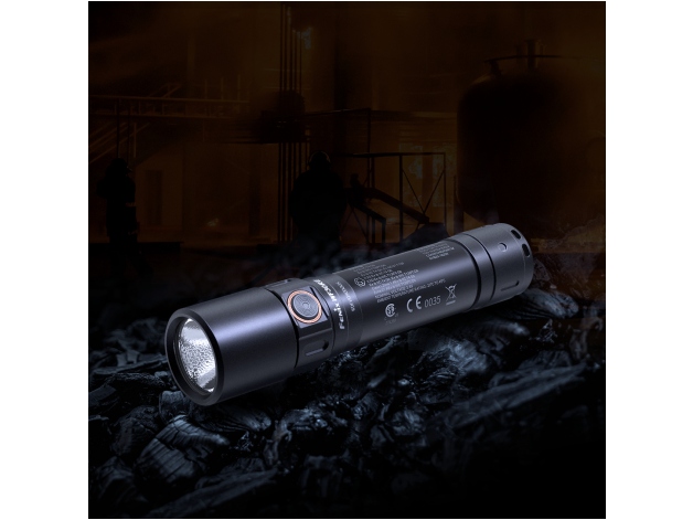 Fenix WF30RE LED flashlight - Photo