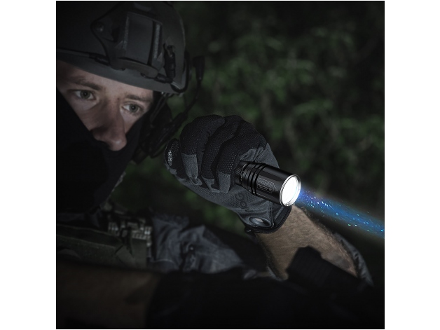 Latarka laserowa Fenix TK30R - Zdjęcie