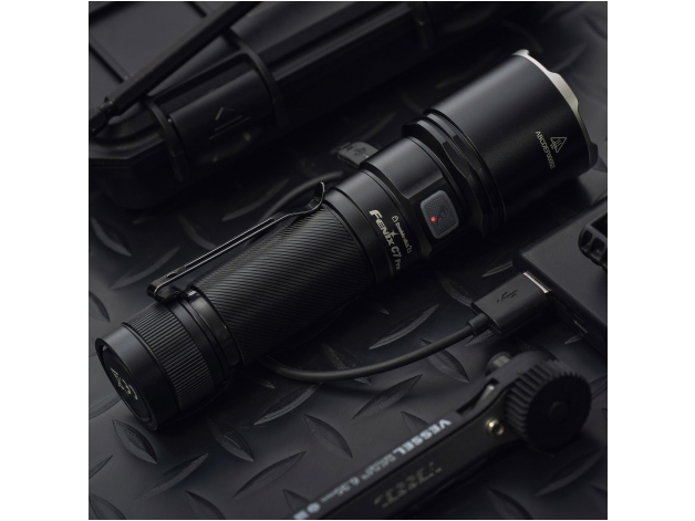 Latarka LED Fenix C7 PRO - Zdjęcie
