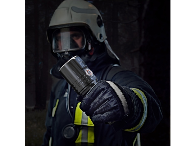 Latarka LED Fenix LR36R - Zdjęcie