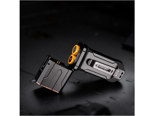 Latarka LED Fenix TK28R - Zdjęcie