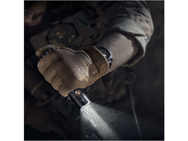 Latarka taktyczna LED Fenix PD36R ACE - Zdjęcie